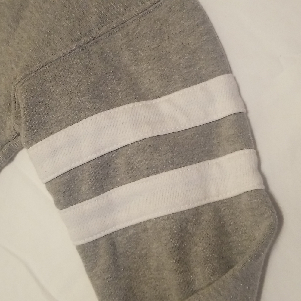 Forever 21 gray cropped sweatshirt, sz Small EUC - Picture 4 of 5